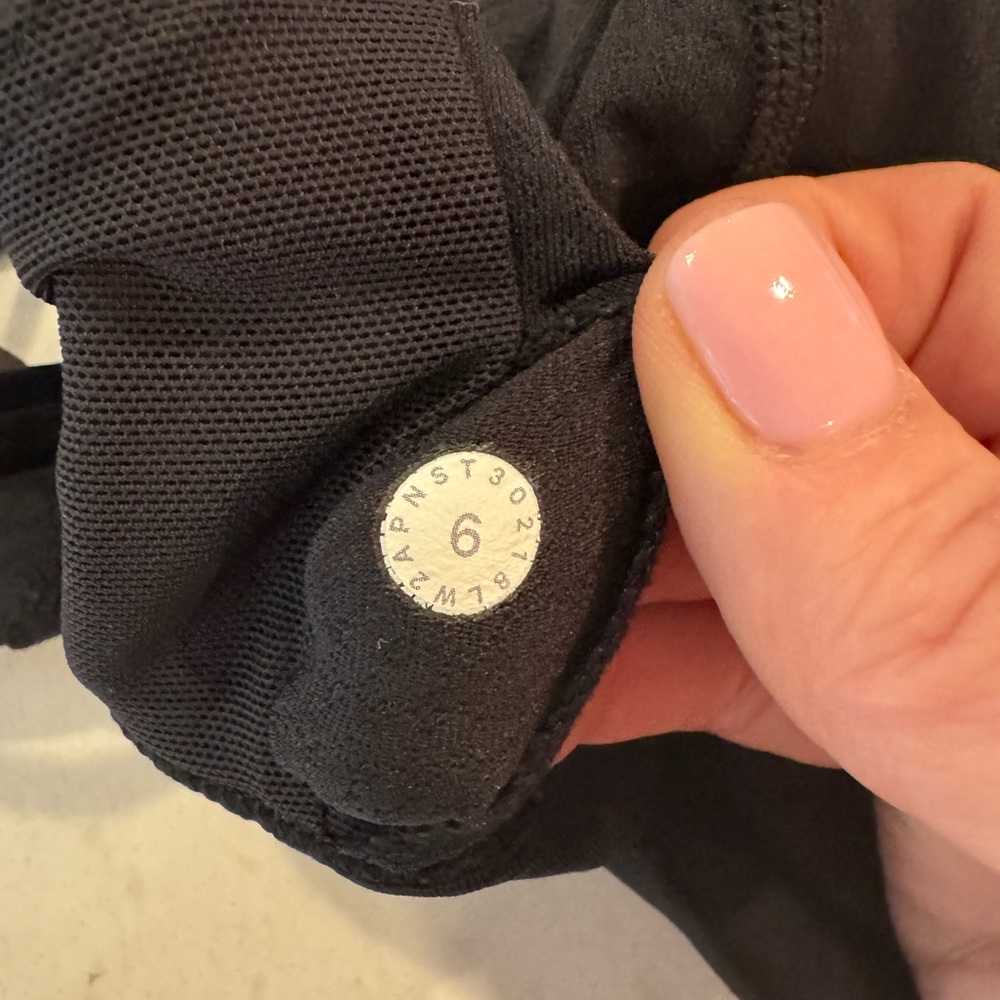Lululemon Free to Be Formation Camo, size 6 - Picture 4 of 5